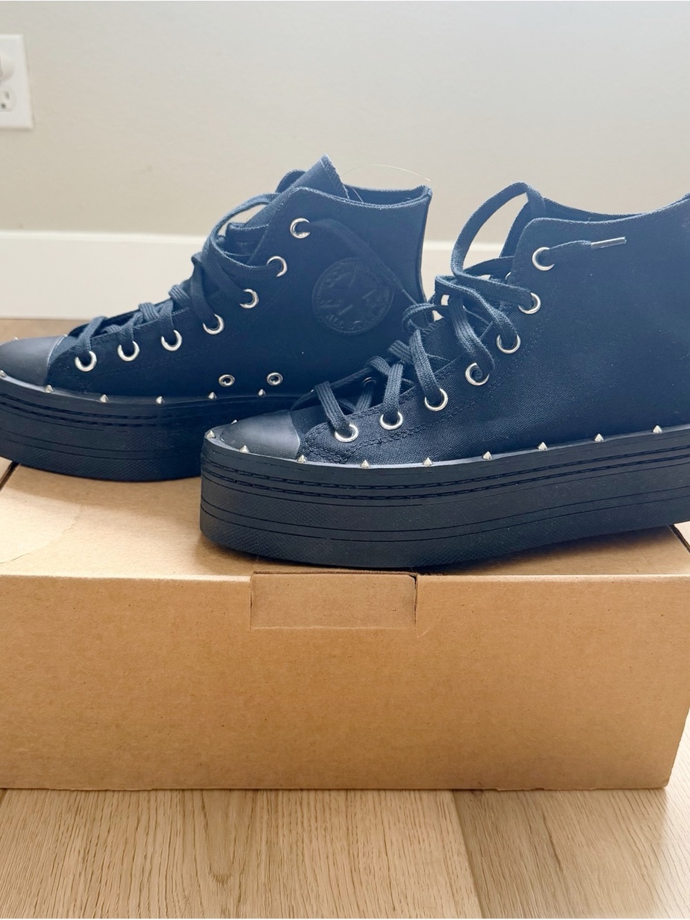 Converse Chuck Taylor All Star Stud Modern Lift Platform - Picture 2 of 9